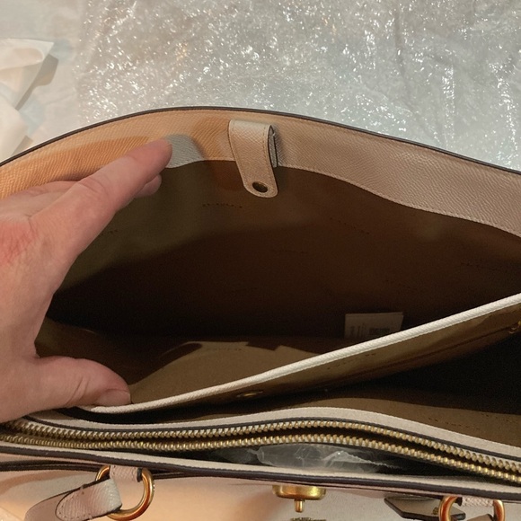 Women’s Coach Folio Tote Bag! Brand new never used! $295.00! Coach Store KOP! - Picture 7 of 16